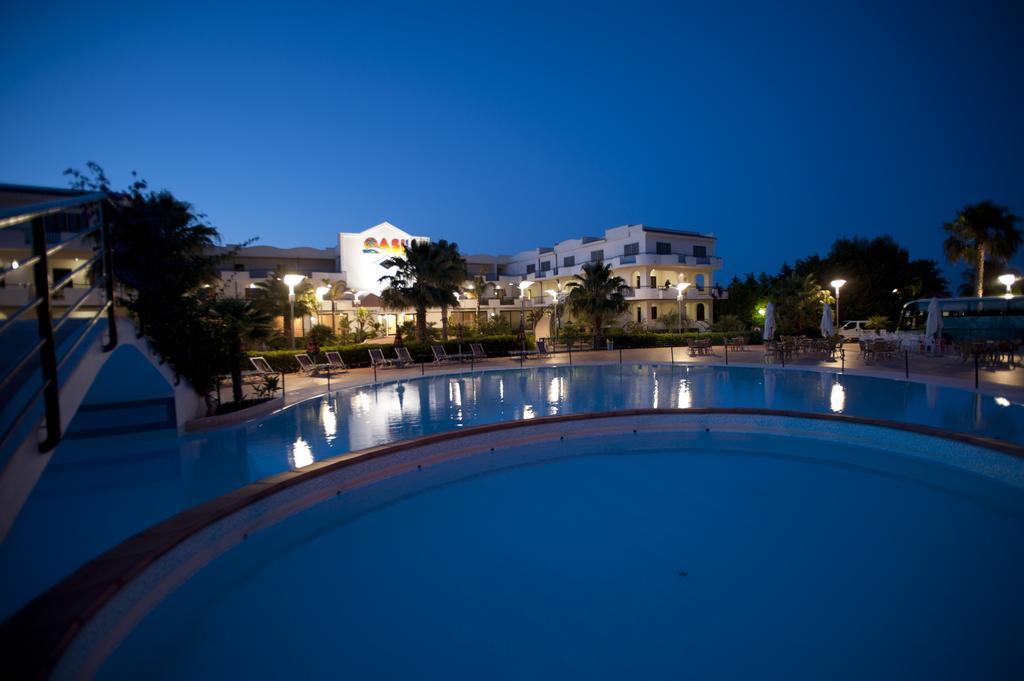 Oasiclub Hotel فيستَ المظهر الخارجي الصورة