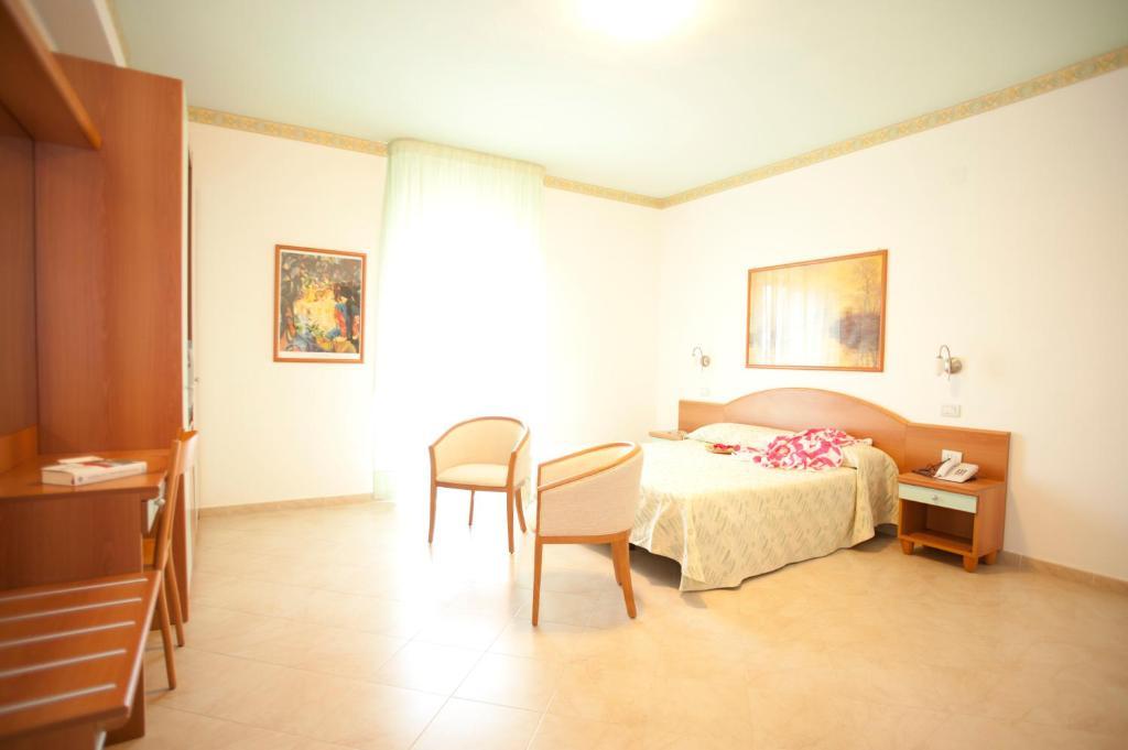 Oasiclub Hotel فيستَ الغرفة الصورة