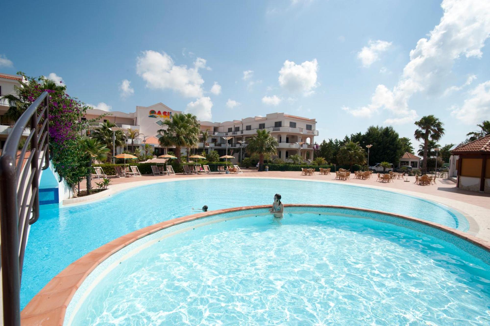 Oasiclub Hotel فيستَ المظهر الخارجي الصورة
