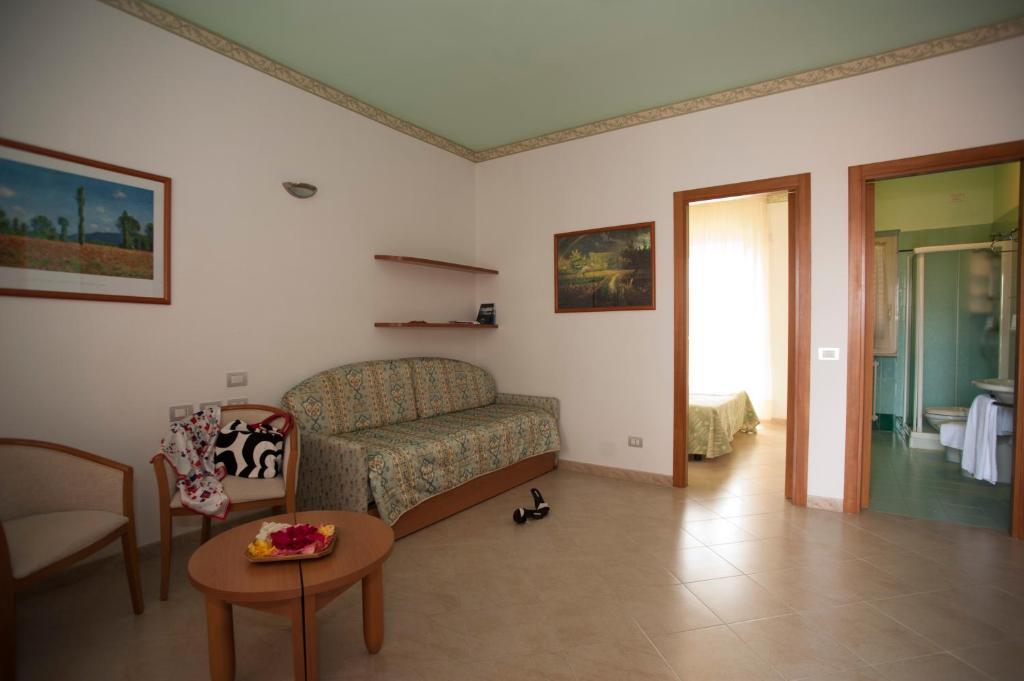 Oasiclub Hotel فيستَ الغرفة الصورة