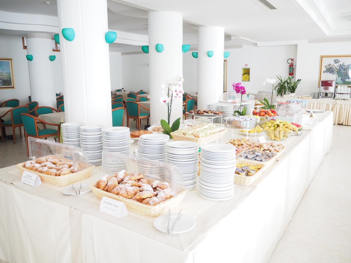Oasiclub Hotel فيستَ المظهر الخارجي الصورة