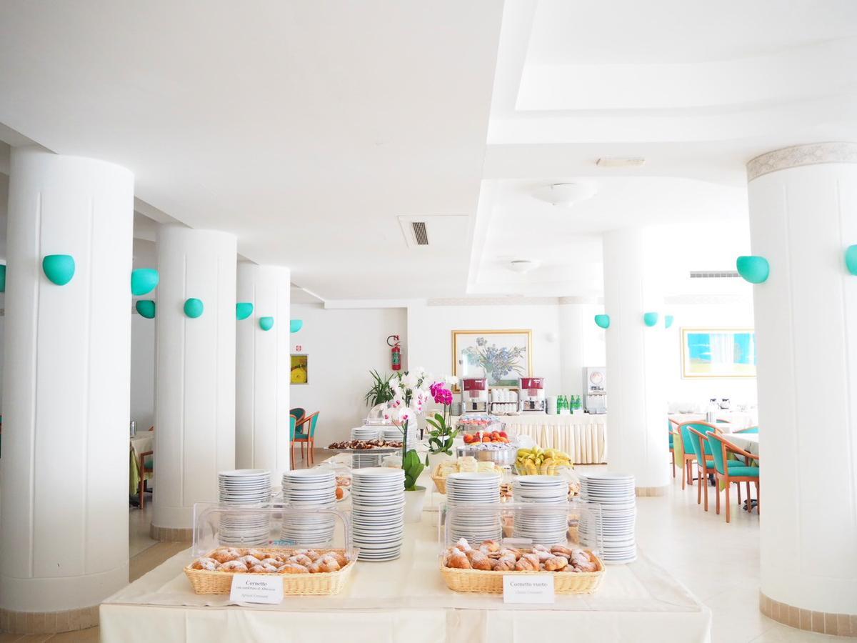 Oasiclub Hotel فيستَ المظهر الخارجي الصورة