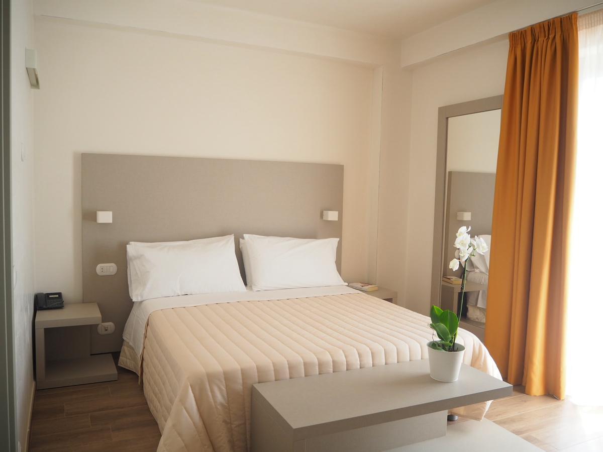 Oasiclub Hotel فيستَ المظهر الخارجي الصورة