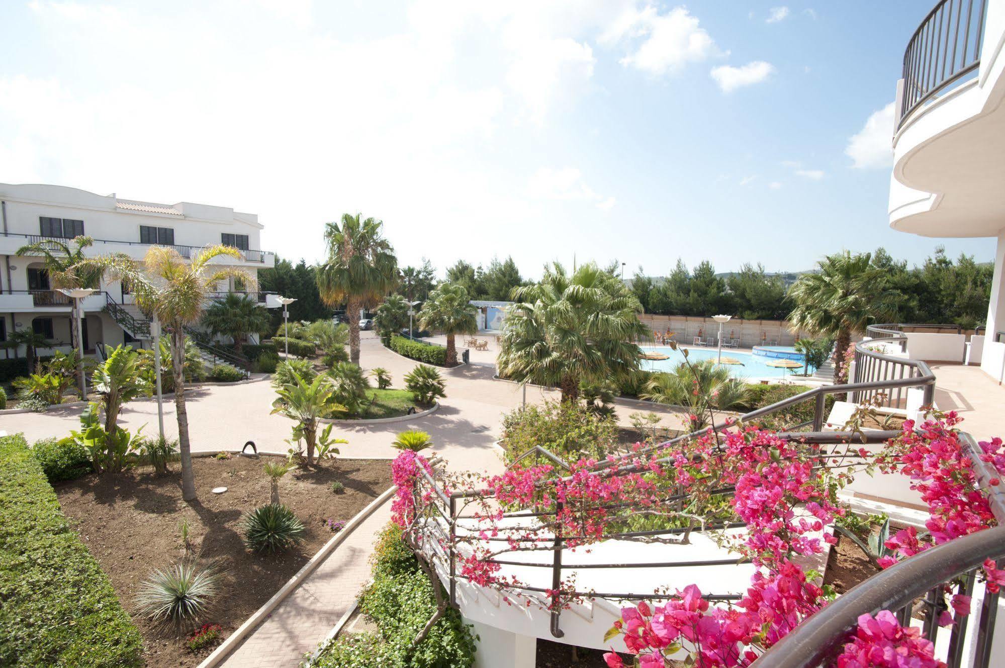 Oasiclub Hotel فيستَ المظهر الخارجي الصورة