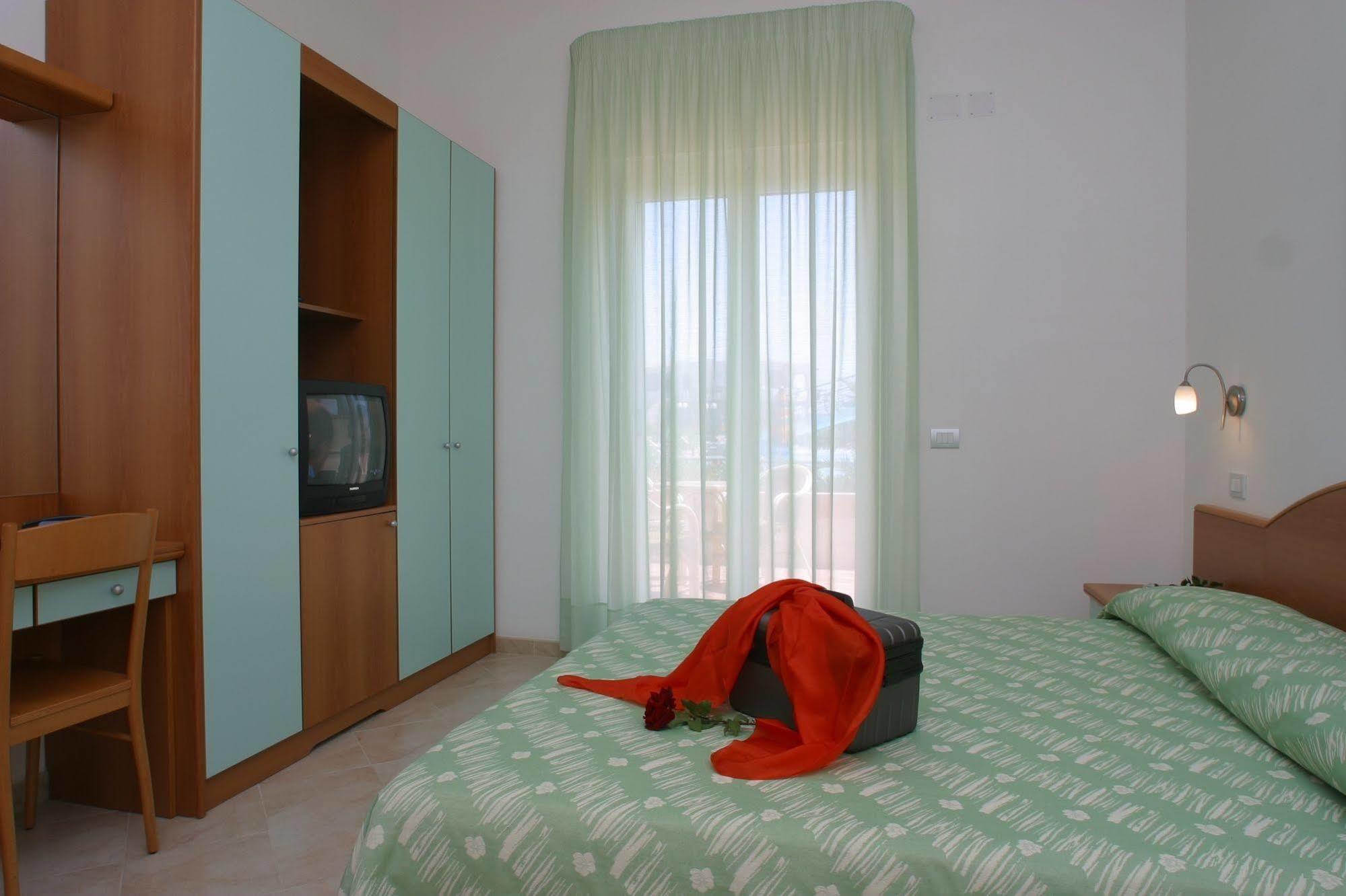 Oasiclub Hotel فيستَ المظهر الخارجي الصورة