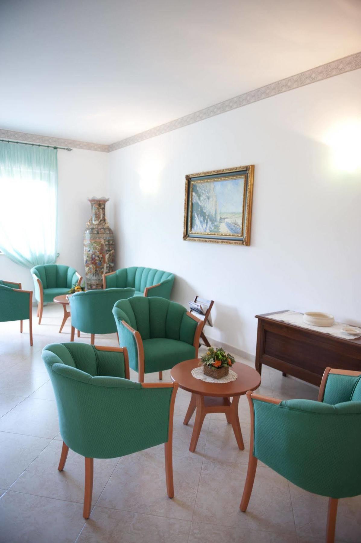 Oasiclub Hotel فيستَ المظهر الخارجي الصورة