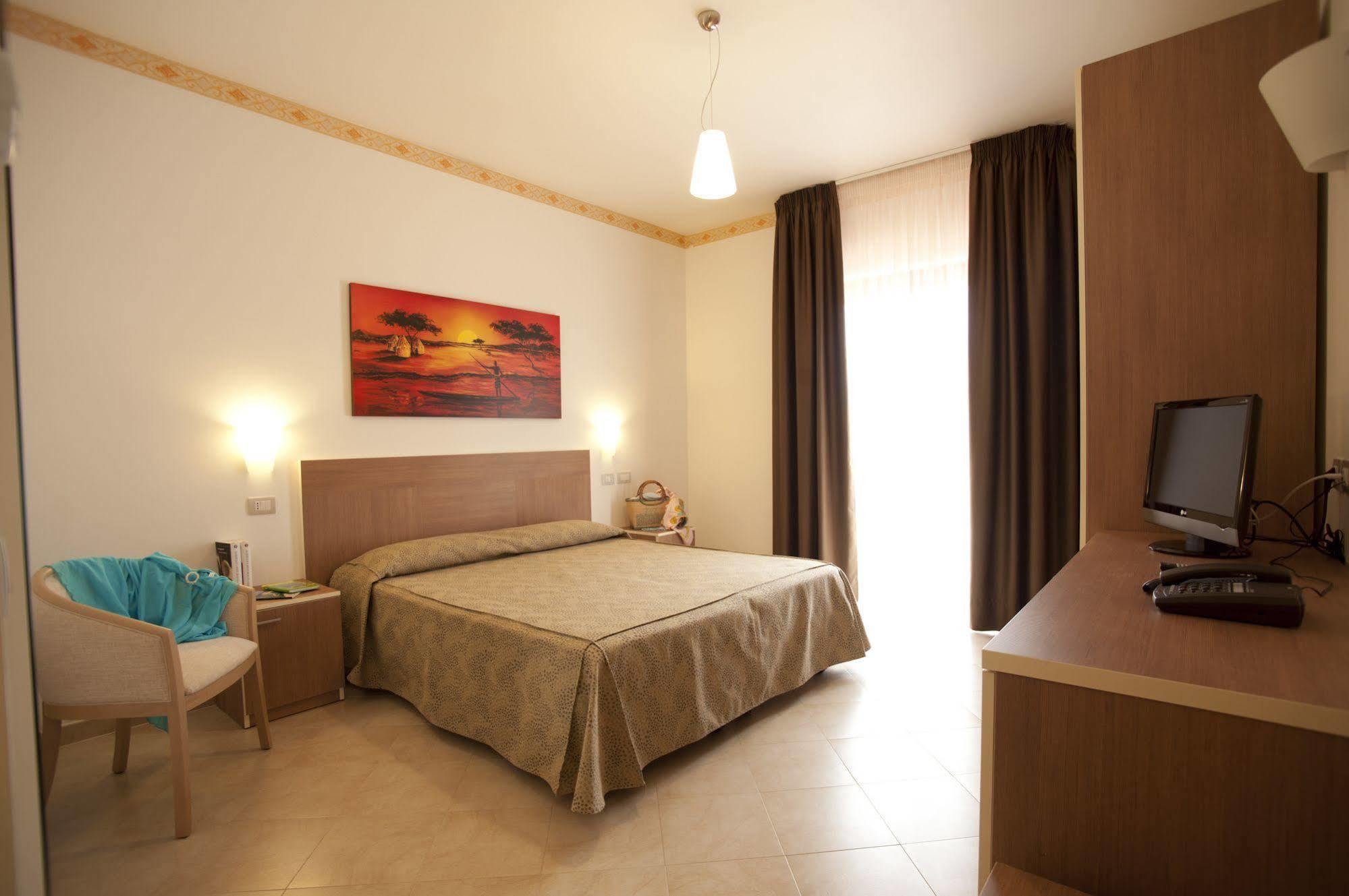 Oasiclub Hotel فيستَ المظهر الخارجي الصورة