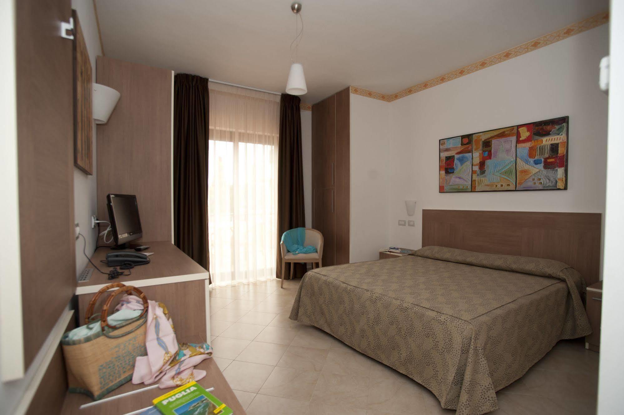 Oasiclub Hotel فيستَ المظهر الخارجي الصورة