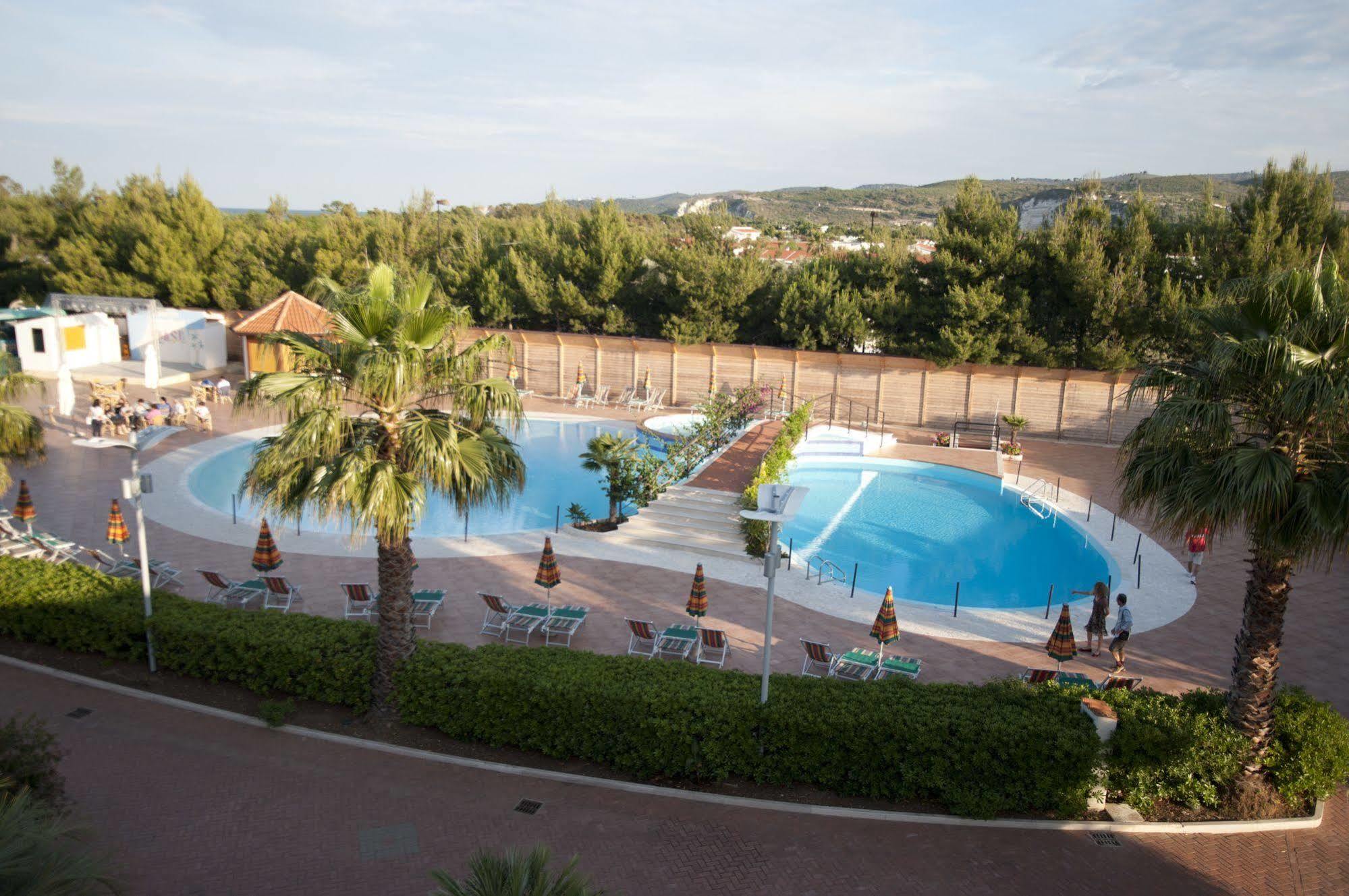 Oasiclub Hotel فيستَ المظهر الخارجي الصورة
