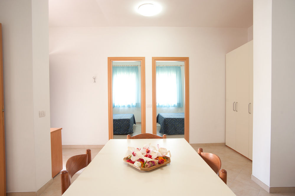 Oasiclub Hotel فيستَ المظهر الخارجي الصورة