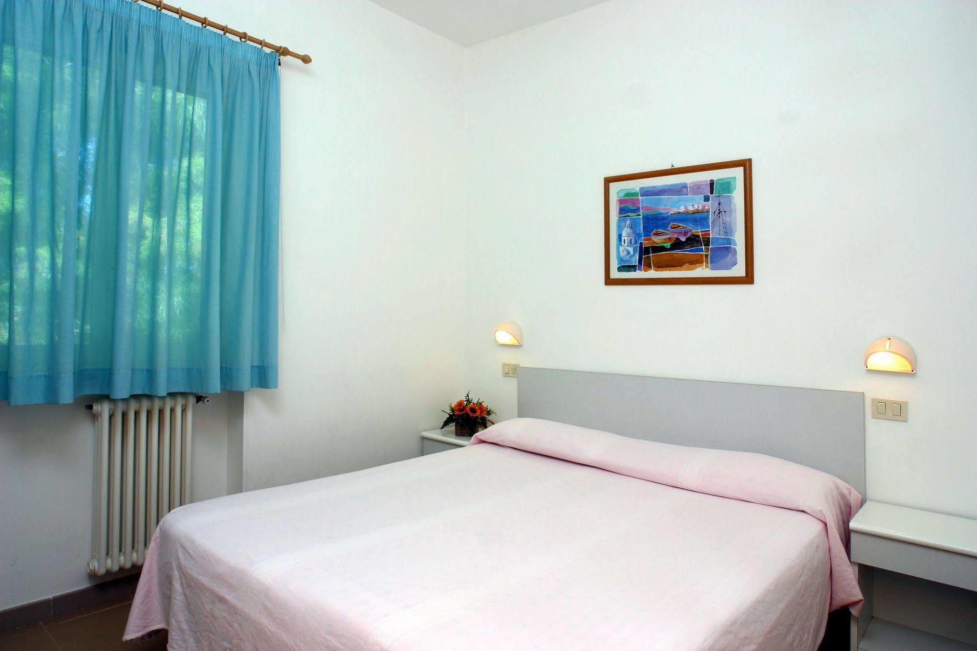 Oasiclub Hotel فيستَ المظهر الخارجي الصورة