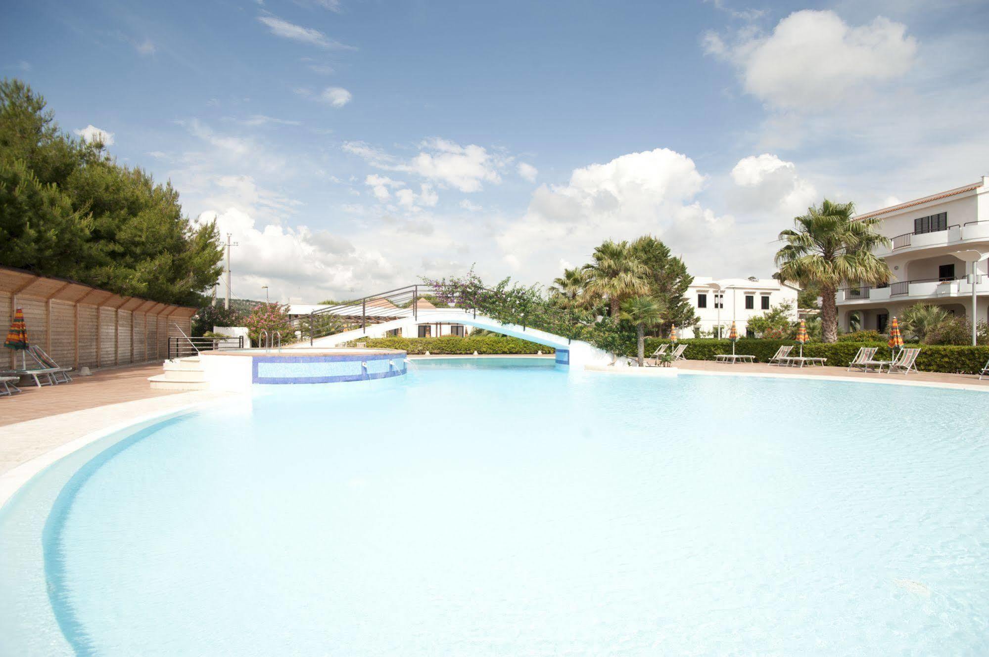 Oasiclub Hotel فيستَ المظهر الخارجي الصورة